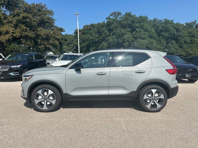 2025 Volvo XC40 Plus Dark Theme