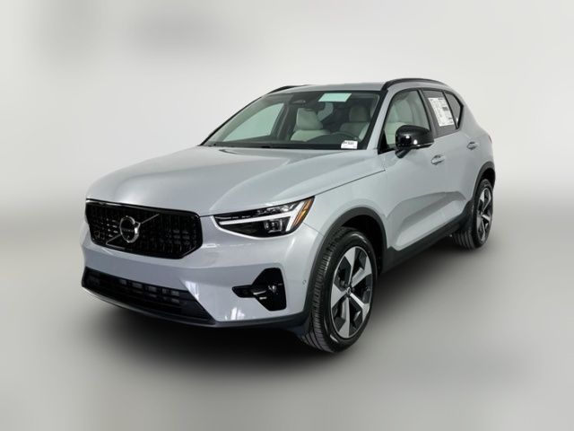 2025 Volvo XC40 Plus Dark Theme