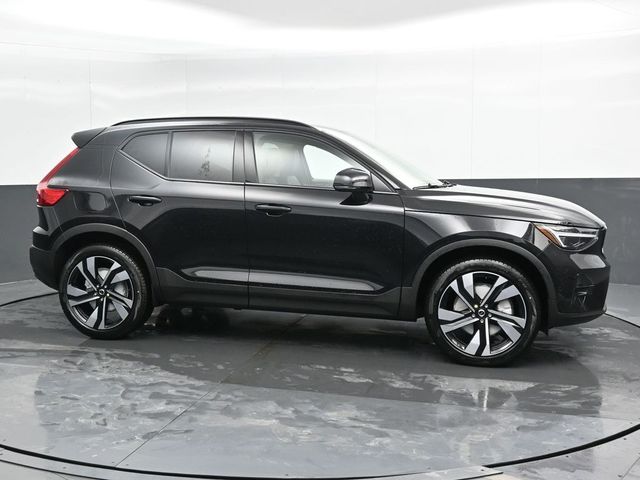 2025 Volvo XC40 Plus Dark Theme