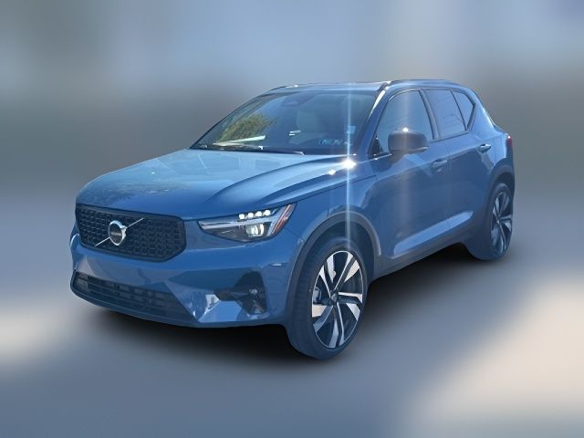 2025 Volvo XC40 Plus Dark Theme