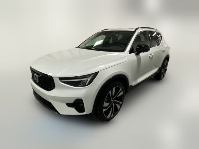 2025 Volvo XC40 Plus Dark Theme
