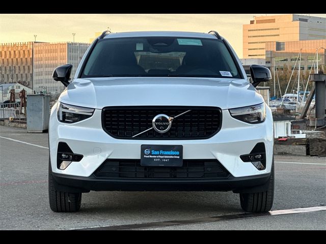 2025 Volvo XC40 Plus Dark Theme