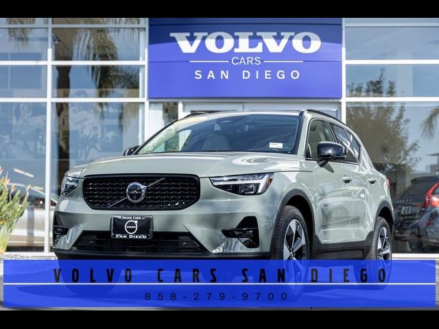 2025 Volvo XC40 Plus Dark Theme