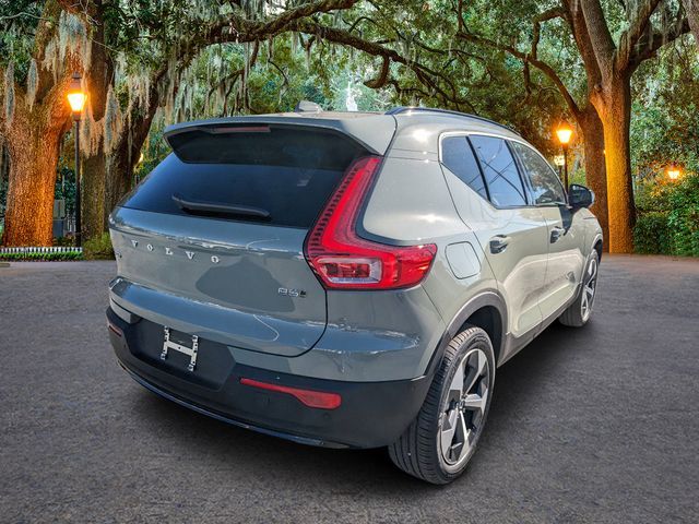 2025 Volvo XC40 Plus Dark Theme