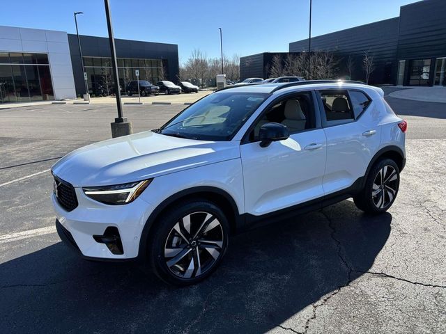 2025 Volvo XC40 Plus Dark Theme