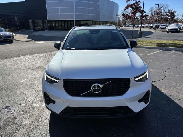 2025 Volvo XC40 Plus Dark Theme