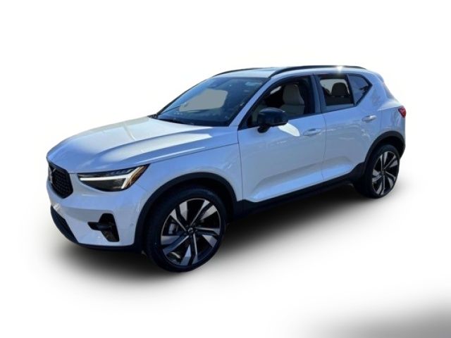 2025 Volvo XC40 Plus Dark Theme