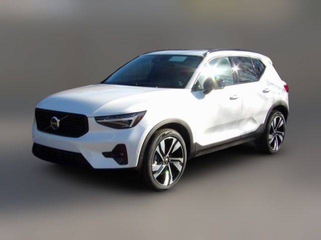 2025 Volvo XC40 Plus Dark Theme