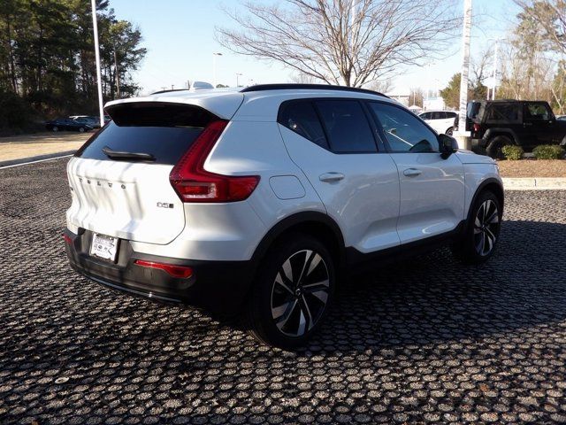 2025 Volvo XC40 Plus Dark Theme