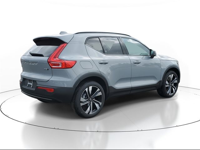 2025 Volvo XC40 Plus Dark Theme