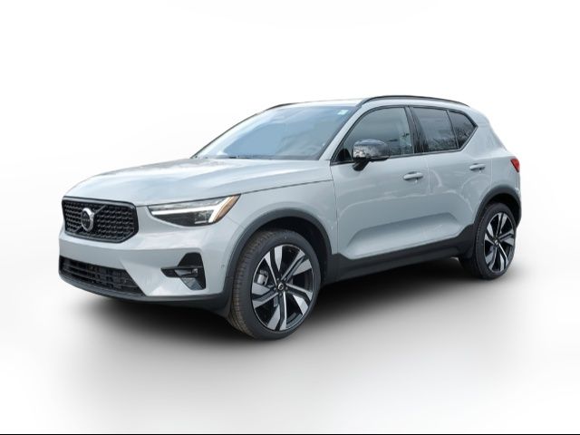 2025 Volvo XC40 Plus Dark Theme