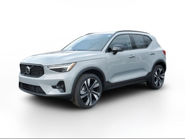 2025 Volvo XC40 Plus Dark Theme