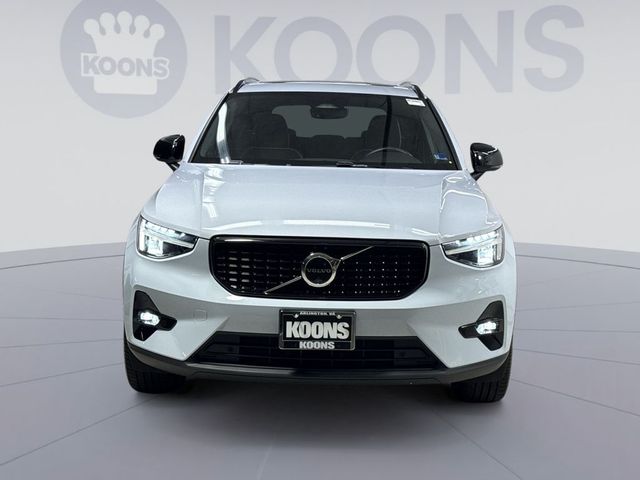 2025 Volvo XC40 Plus Dark Theme