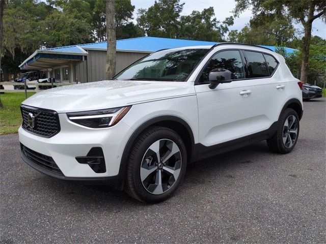 2025 Volvo XC40 Plus Dark Theme