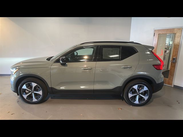 2025 Volvo XC40 Plus Dark Theme