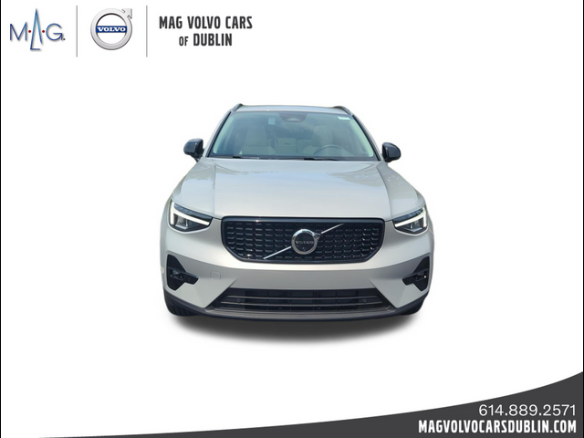 2025 Volvo XC40 Plus Dark Theme