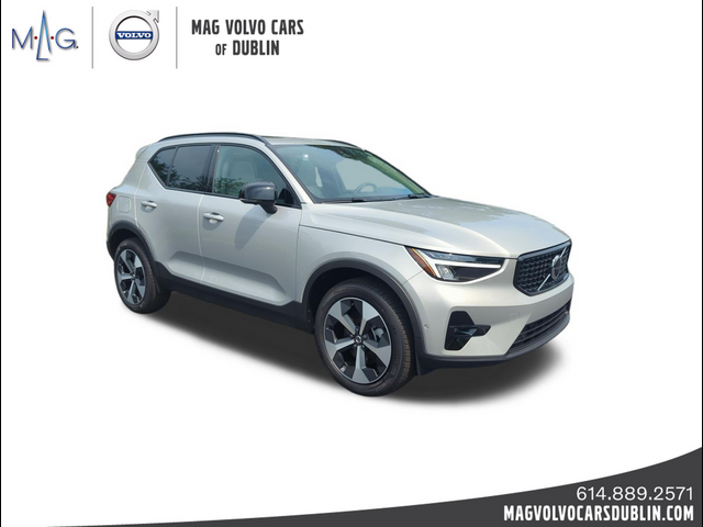 2025 Volvo XC40 Plus Dark Theme