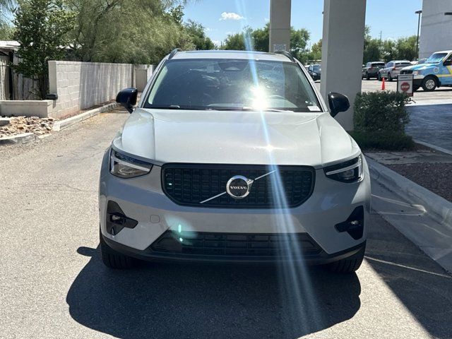 2025 Volvo XC40 Plus Dark Theme