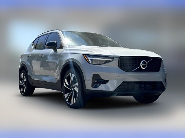 2025 Volvo XC40 Plus Dark Theme