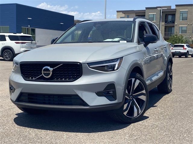 2025 Volvo XC40 Plus Dark Theme