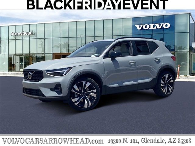 2025 Volvo XC40 Plus Dark Theme