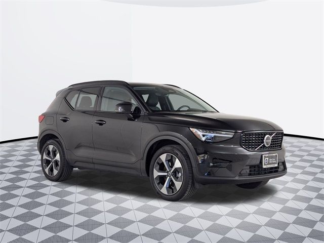 2025 Volvo XC40 Plus Dark Theme