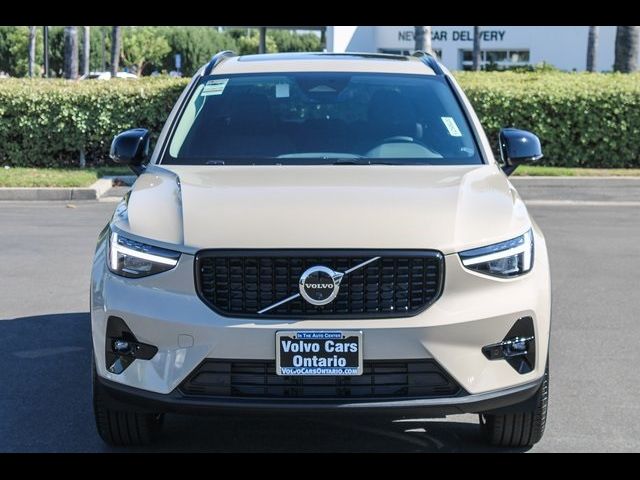 2025 Volvo XC40 Plus Dark Theme