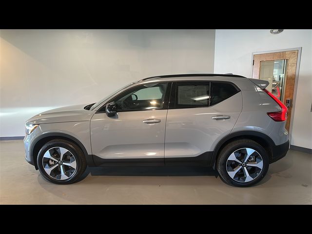 2025 Volvo XC40 Plus Dark Theme