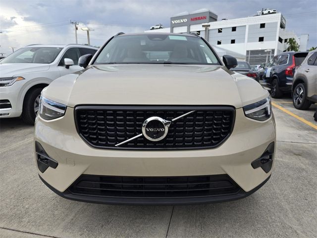 2025 Volvo XC40 Plus Dark Theme