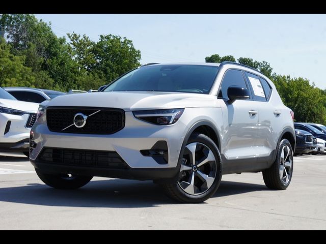 2025 Volvo XC40 Plus Dark Theme