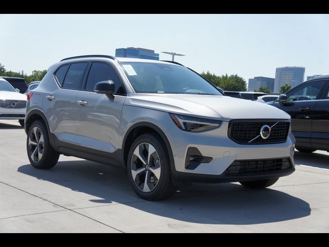 2025 Volvo XC40 Plus Dark Theme