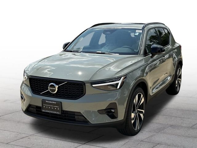 2025 Volvo XC40 Plus Dark Theme