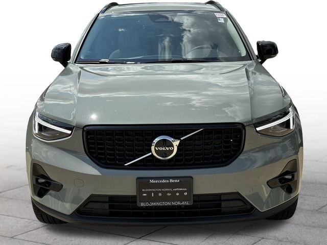 2025 Volvo XC40 Plus Dark Theme