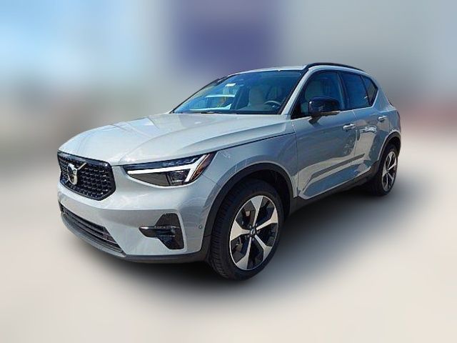 2025 Volvo XC40 Plus Dark Theme