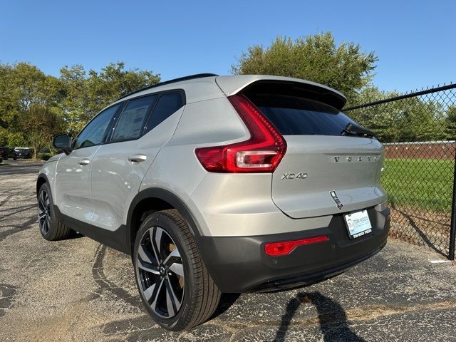 2025 Volvo XC40 Plus Dark Theme