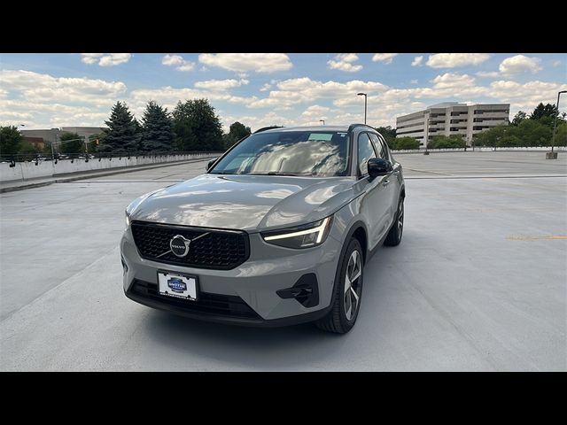 2025 Volvo XC40 Plus Dark Theme