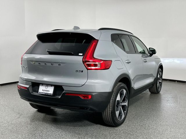 2025 Volvo XC40 Plus Dark Theme