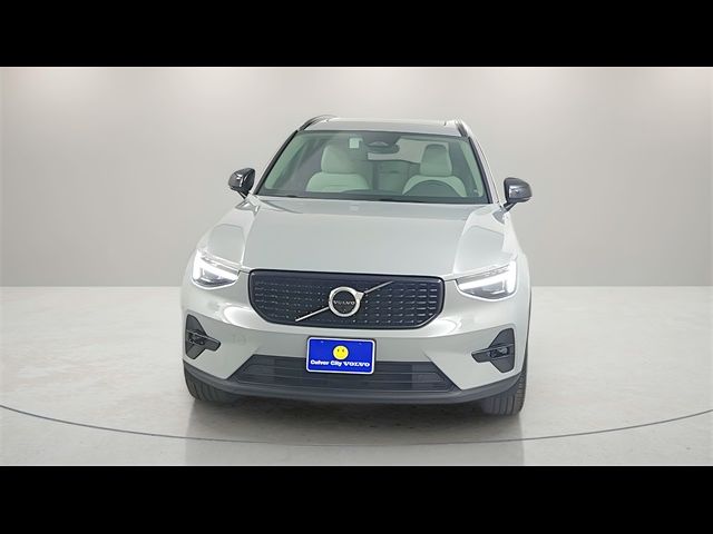 2025 Volvo XC40 Plus Dark Theme