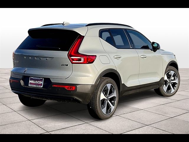 2025 Volvo XC40 Plus Dark Theme