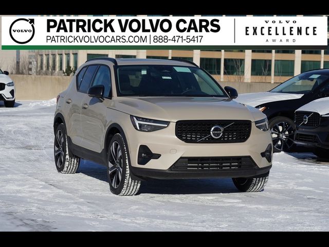 2025 Volvo XC40 Plus Dark Theme