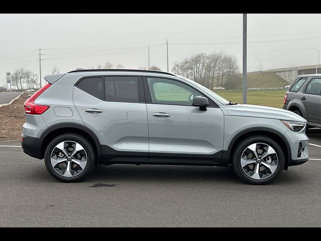 2025 Volvo XC40 Plus Dark Theme