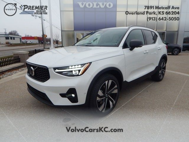 2025 Volvo XC40 Plus Dark Theme