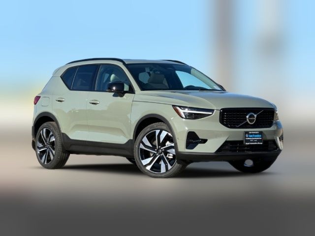 2025 Volvo XC40 Plus Dark Theme