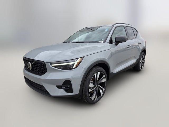 2025 Volvo XC40 Plus Dark Theme