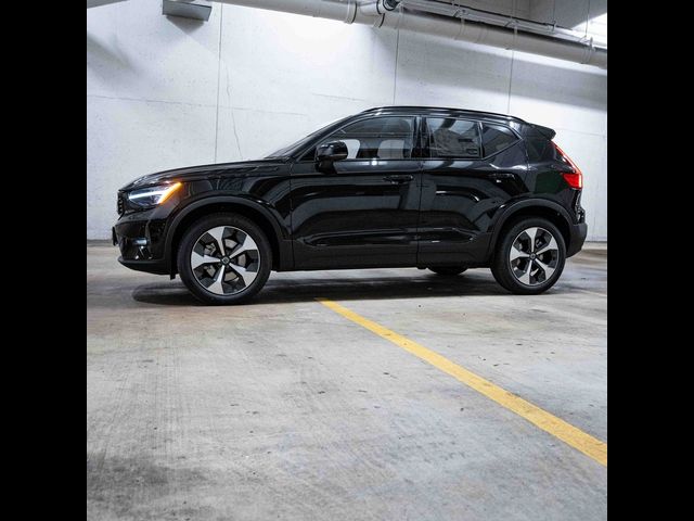 2025 Volvo XC40 Plus Dark Theme