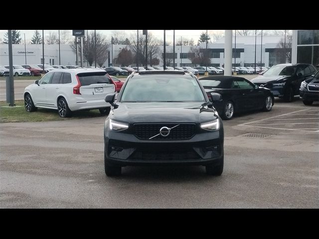 2025 Volvo XC40 Plus Dark Theme