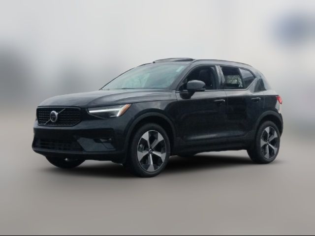 2025 Volvo XC40 Plus Dark Theme