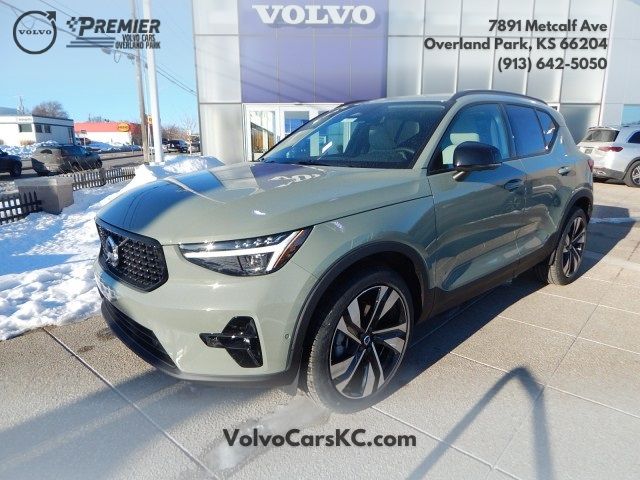 2025 Volvo XC40 Plus Dark Theme