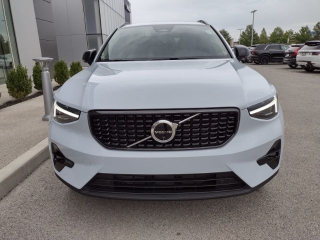 2025 Volvo XC40 Plus Dark Theme