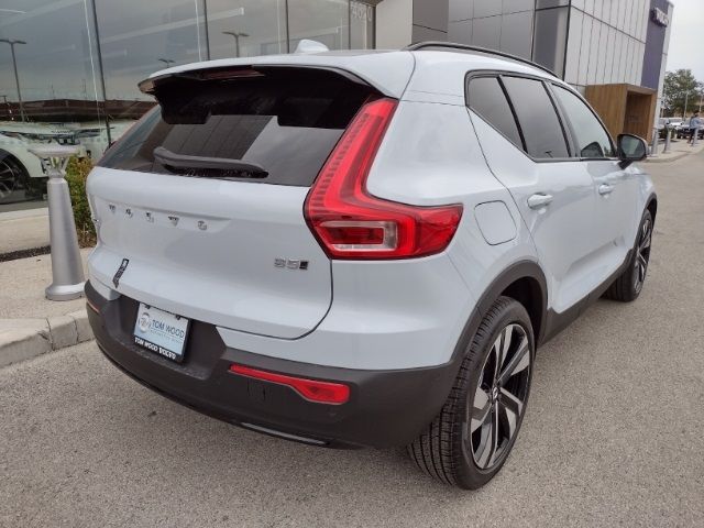 2025 Volvo XC40 Plus Dark Theme